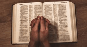 Sonhar com Bíblia ou Versículos: O Que Isso Revela?