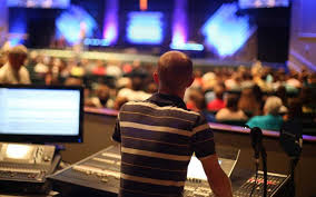 Templos Virtuais: Onde a Oração Encontra a Tecnologia